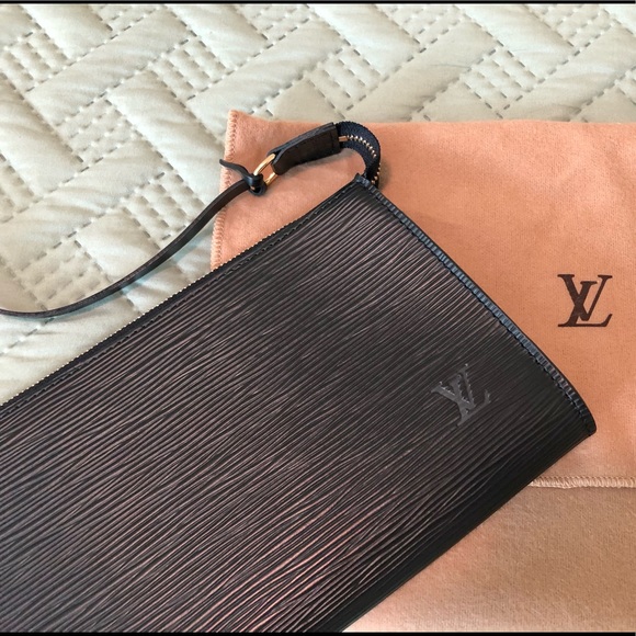 Louis Vuitton Handbags - 💯Authentic Louis Vuitton Epi Leather Pochette